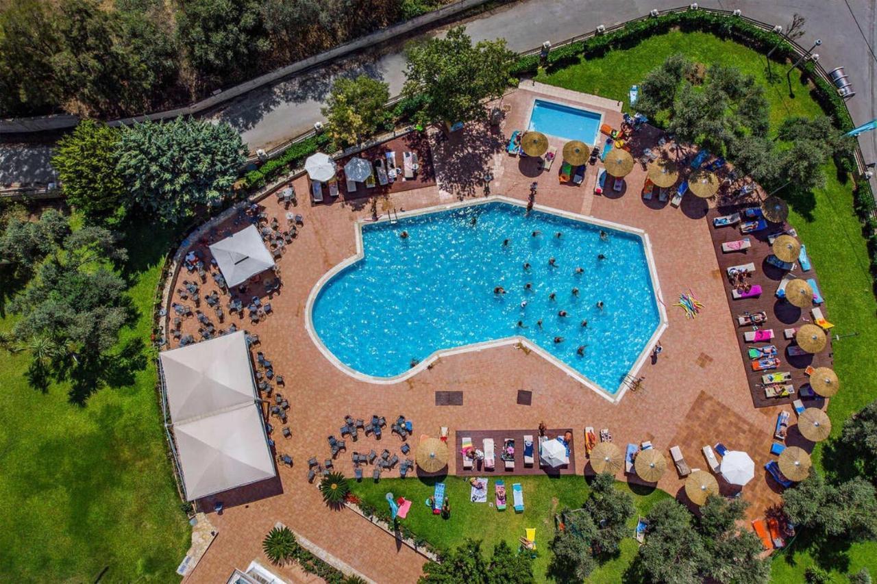 Evia Riviera Resort Amarynthos Exterior photo